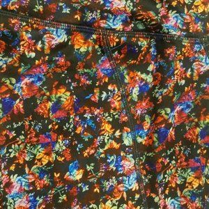 LulaRoe - Cropped Capri Yoga Pants - Jade 2 XL